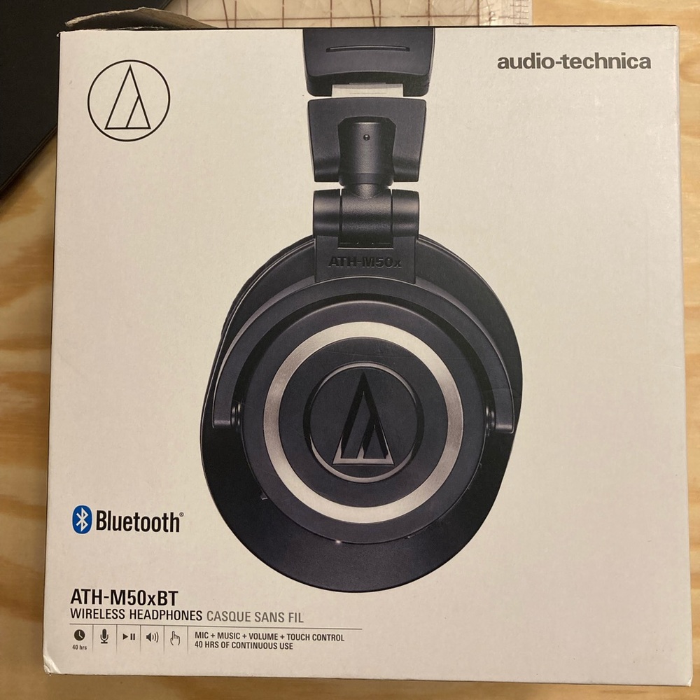 Audio Technica ATH-M50xBT Bluetooth Wireless Over-Ear Headphones Black